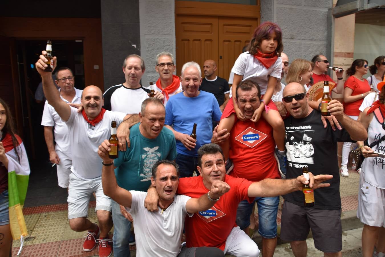 Fotos: Cervera lanza el cohete y disfruta del recorrido del agua va