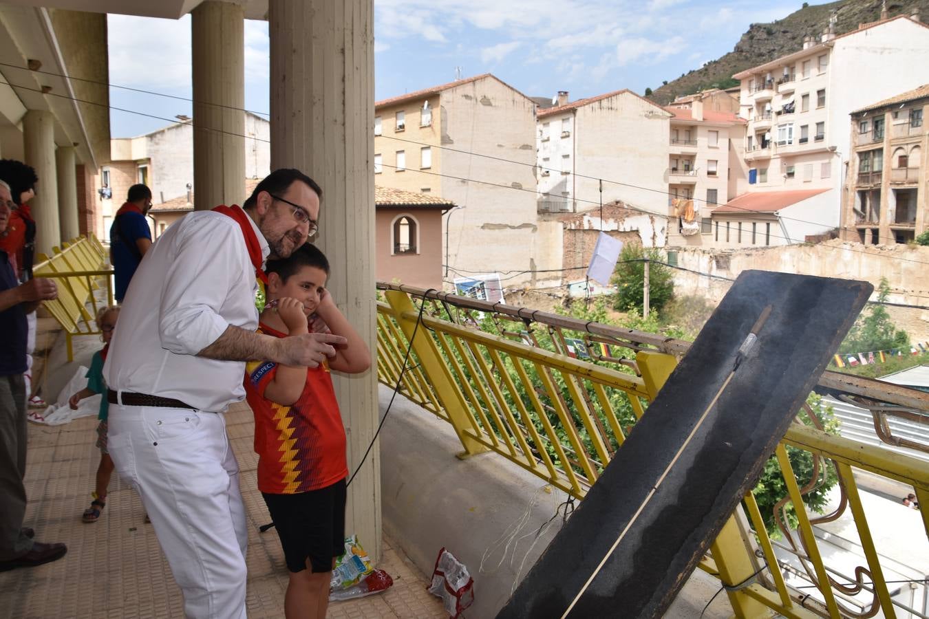 Fotos: Cervera lanza el cohete y disfruta del recorrido del agua va