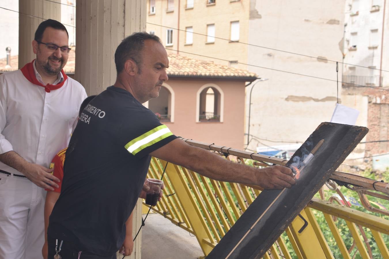 Fotos: Cervera lanza el cohete y disfruta del recorrido del agua va