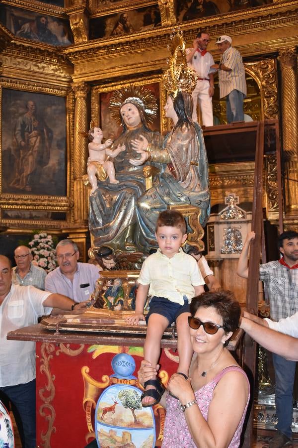 Fotos: Bajada de Santa Ana en las fiestas de Cervera