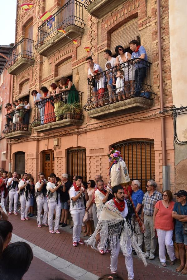 Fotos: Bajada de Santa Ana en las fiestas de Cervera