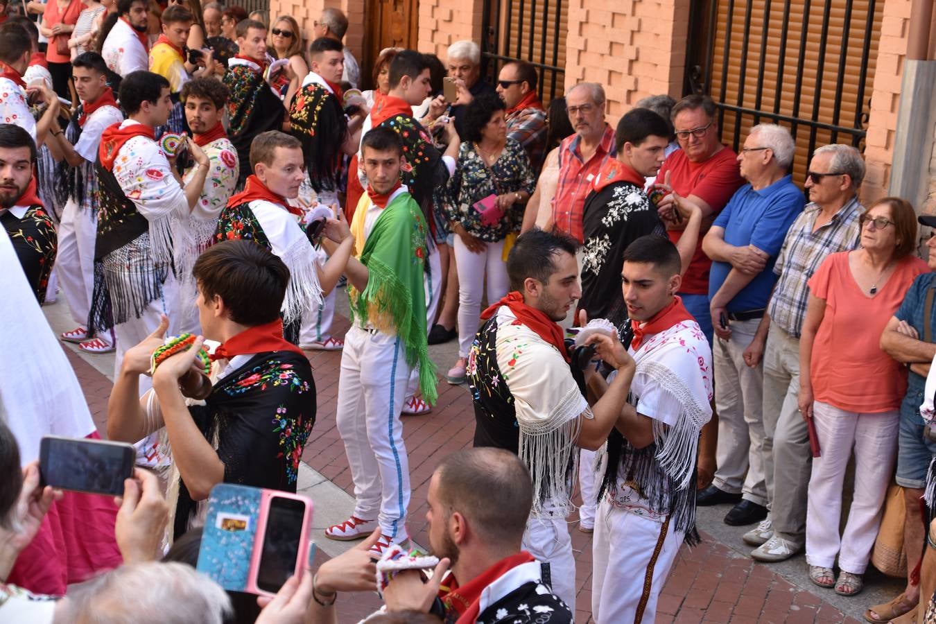 Fotos: Bajada de Santa Ana en las fiestas de Cervera