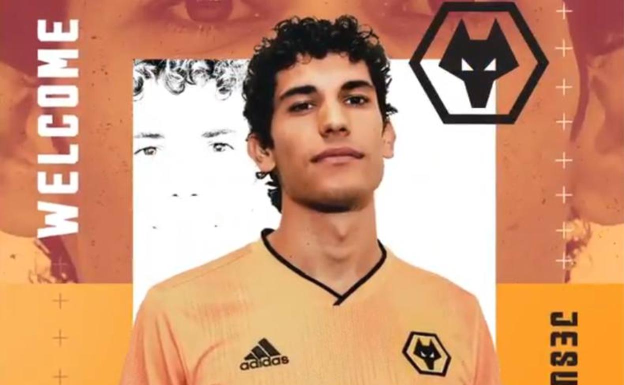 Jesús Vallejo, con la camiseta del Wolverhampton.