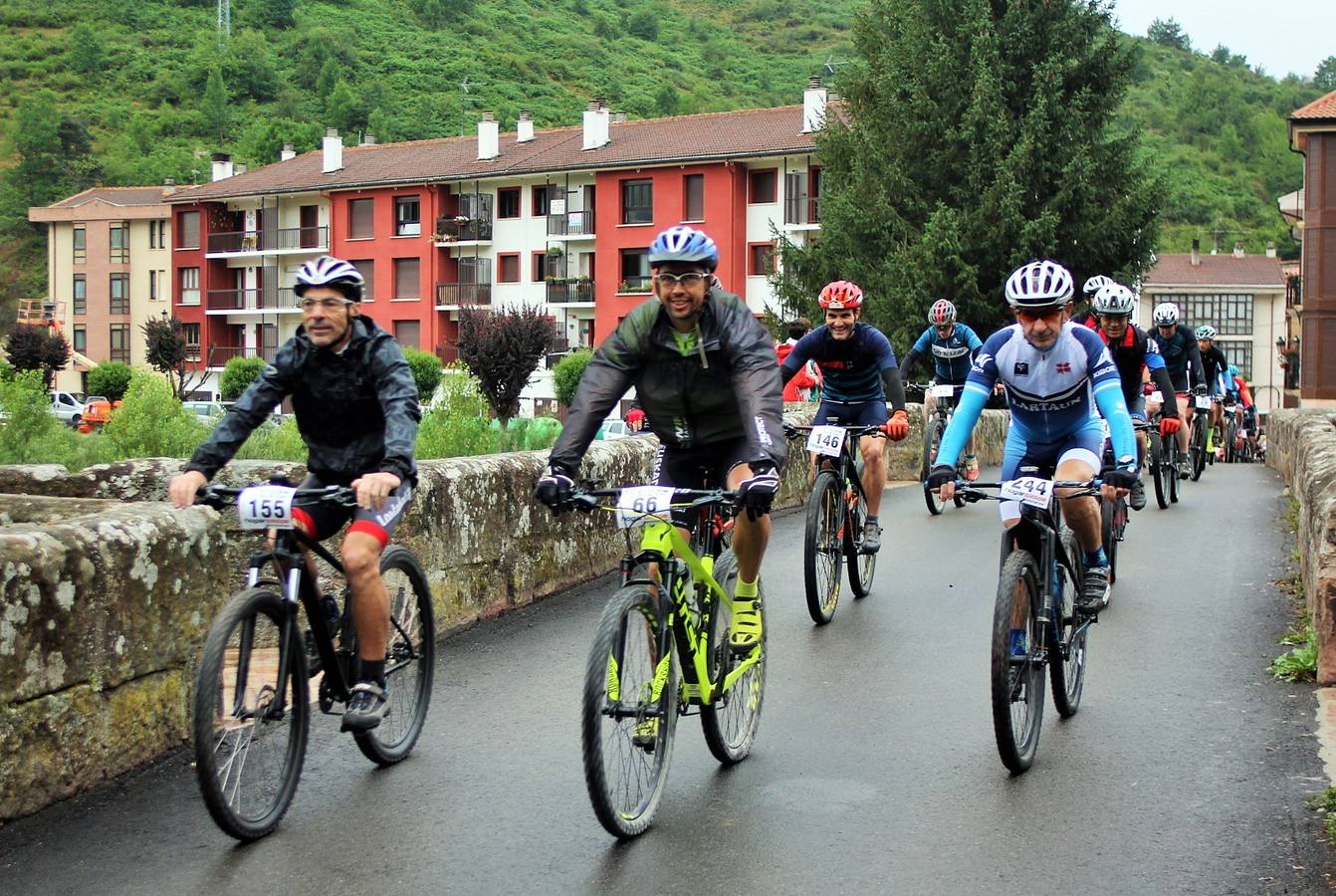 Fotos: Prueba BTT Extreme de Ezcaray: salida y meta