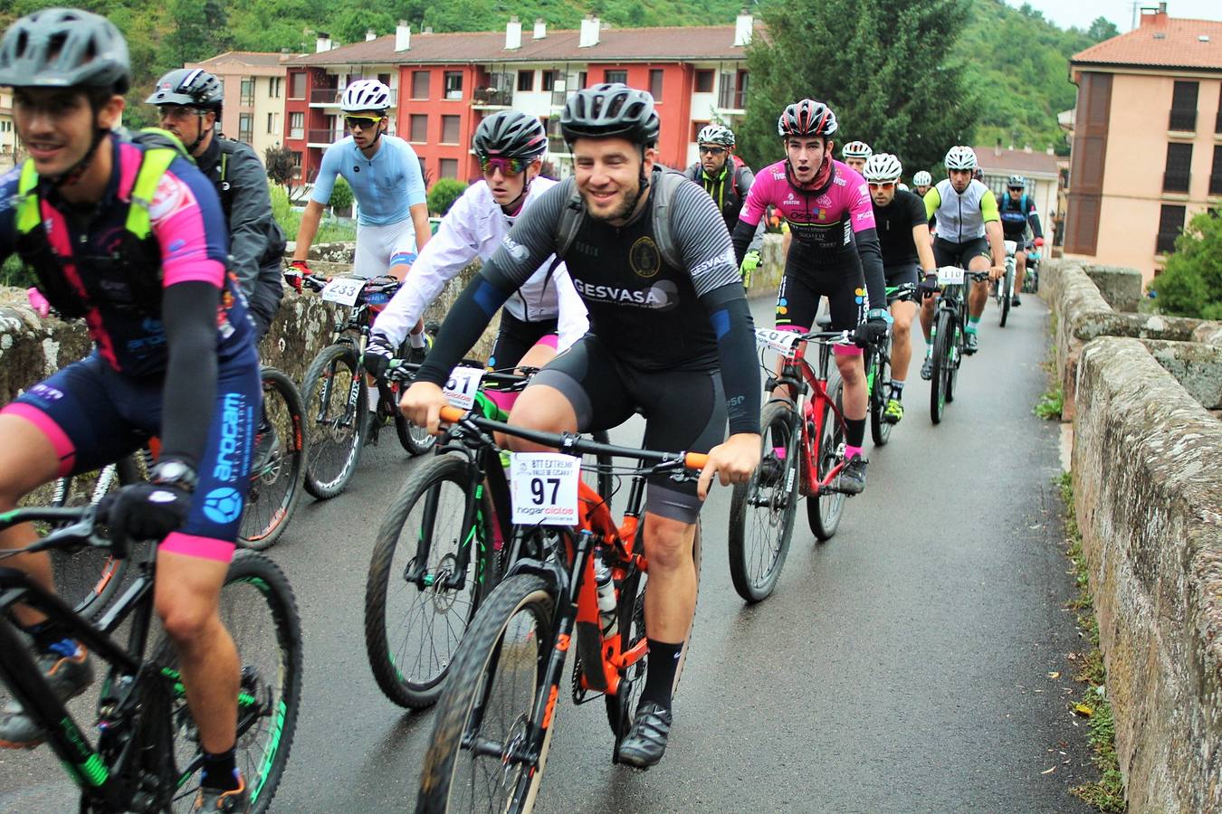 Fotos: Prueba BTT Extreme de Ezcaray: salida y meta