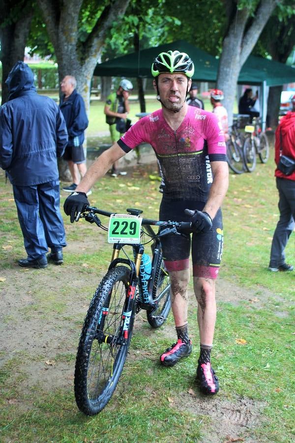 Fotos: Prueba BTT Extreme de Ezcaray: salida y meta