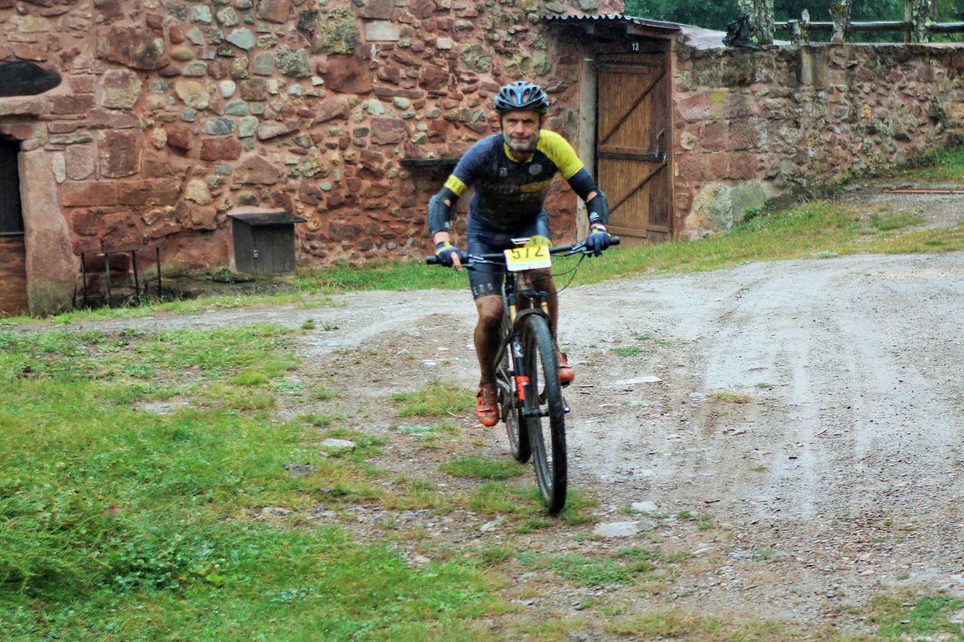 Fotos: Prueba: BTT Extreme de Ezcaray. El paso por Turza y Las Tres Aguas