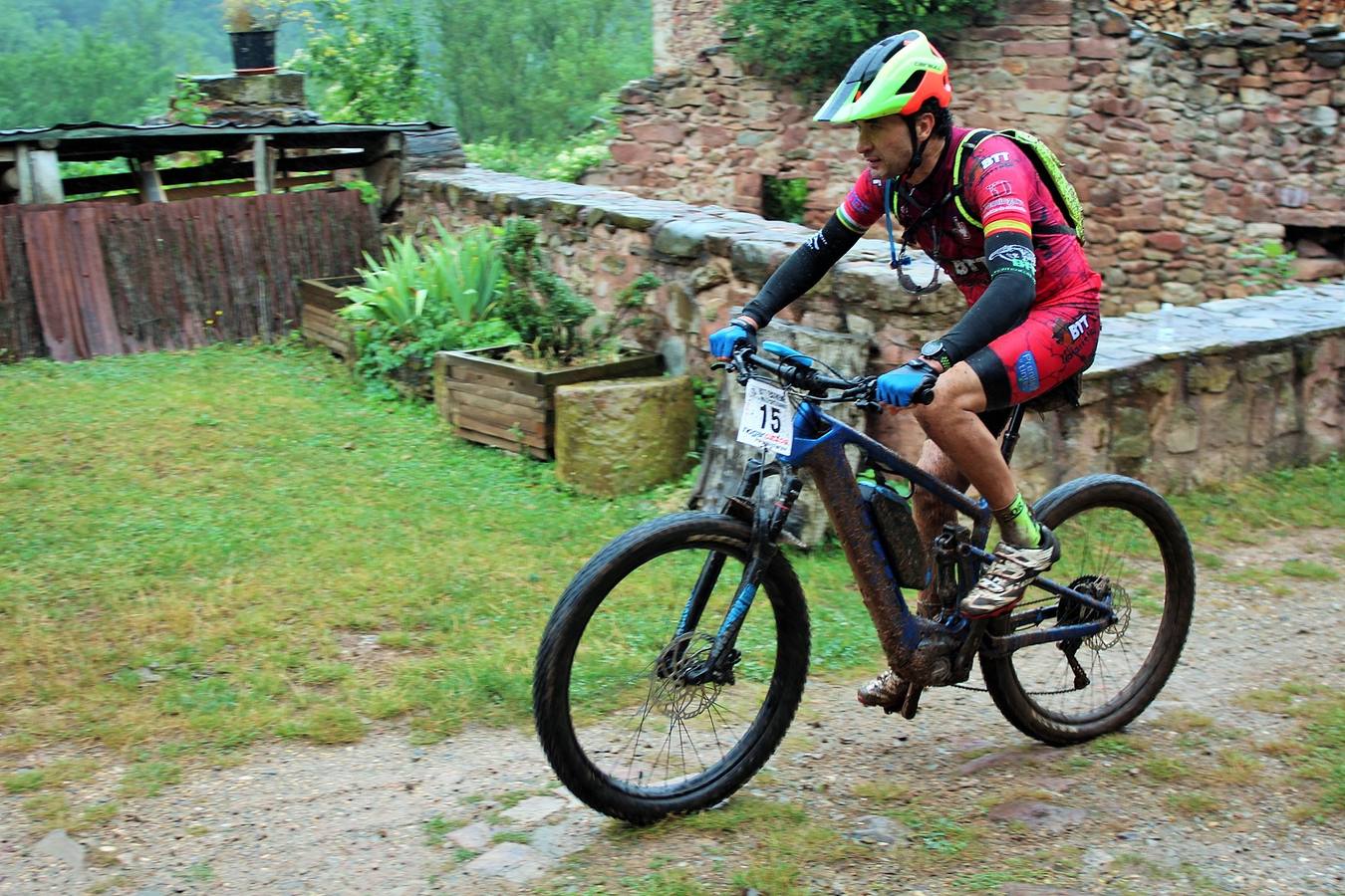 Fotos: Prueba: BTT Extreme de Ezcaray. El paso por Turza y Las Tres Aguas