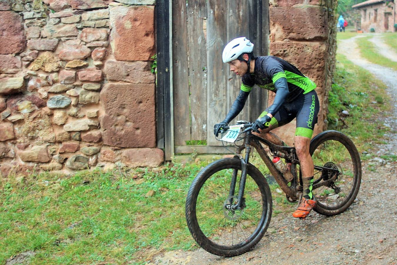 Fotos: Prueba: BTT Extreme de Ezcaray. El paso por Turza y Las Tres Aguas