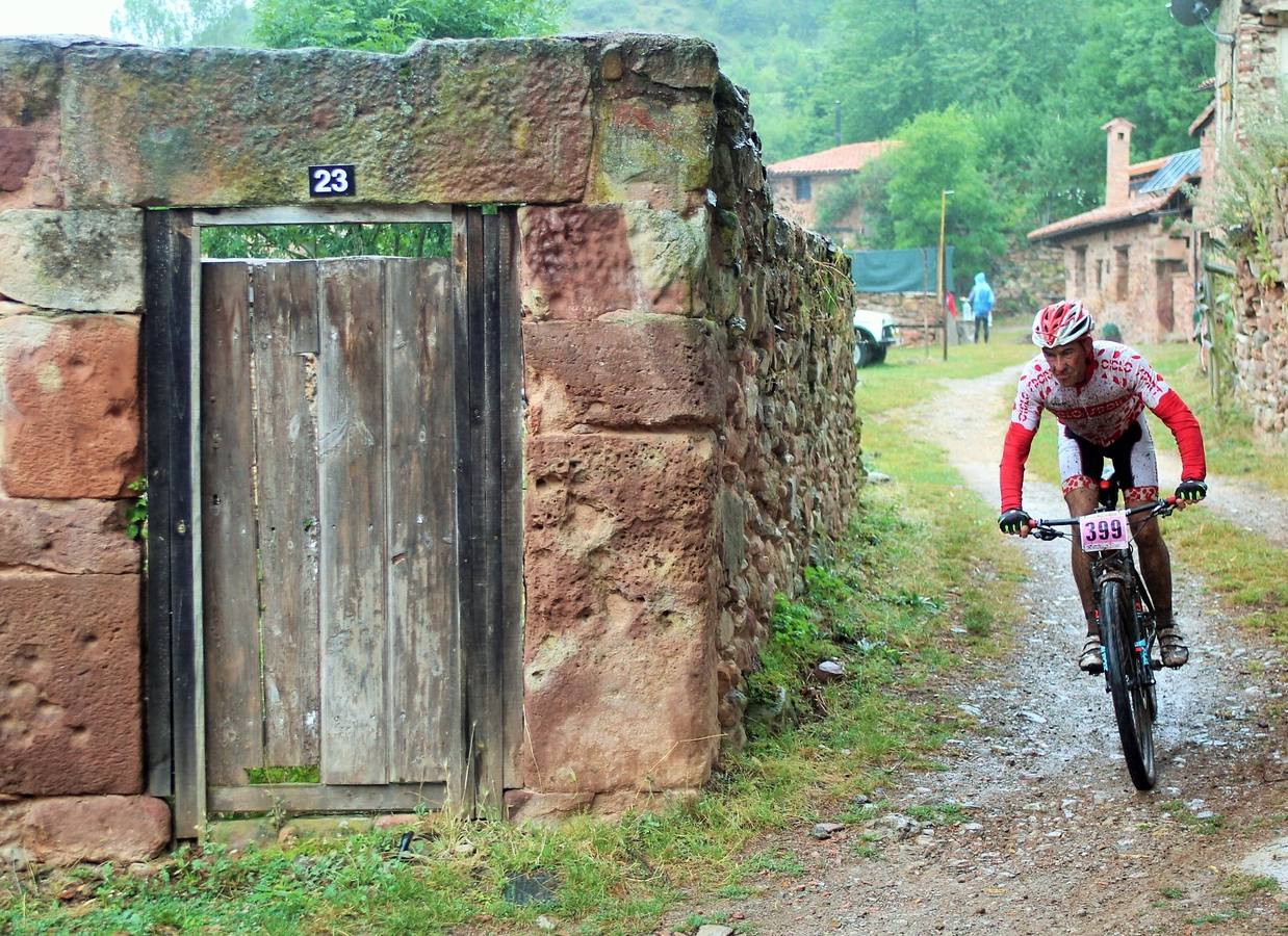 Fotos: Prueba: BTT Extreme de Ezcaray. El paso por Turza y Las Tres Aguas