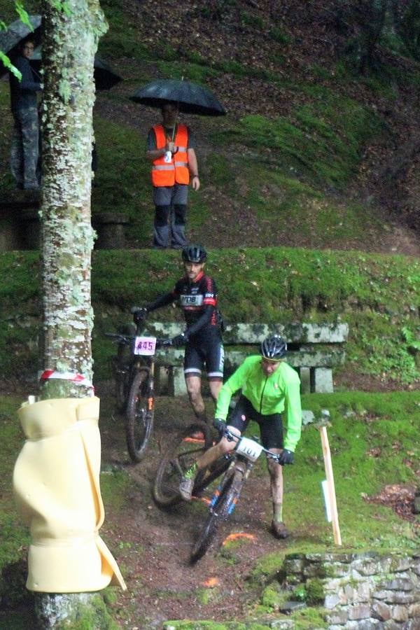 Fotos: Prueba: BTT Extreme de Ezcaray. El paso por Turza y Las Tres Aguas