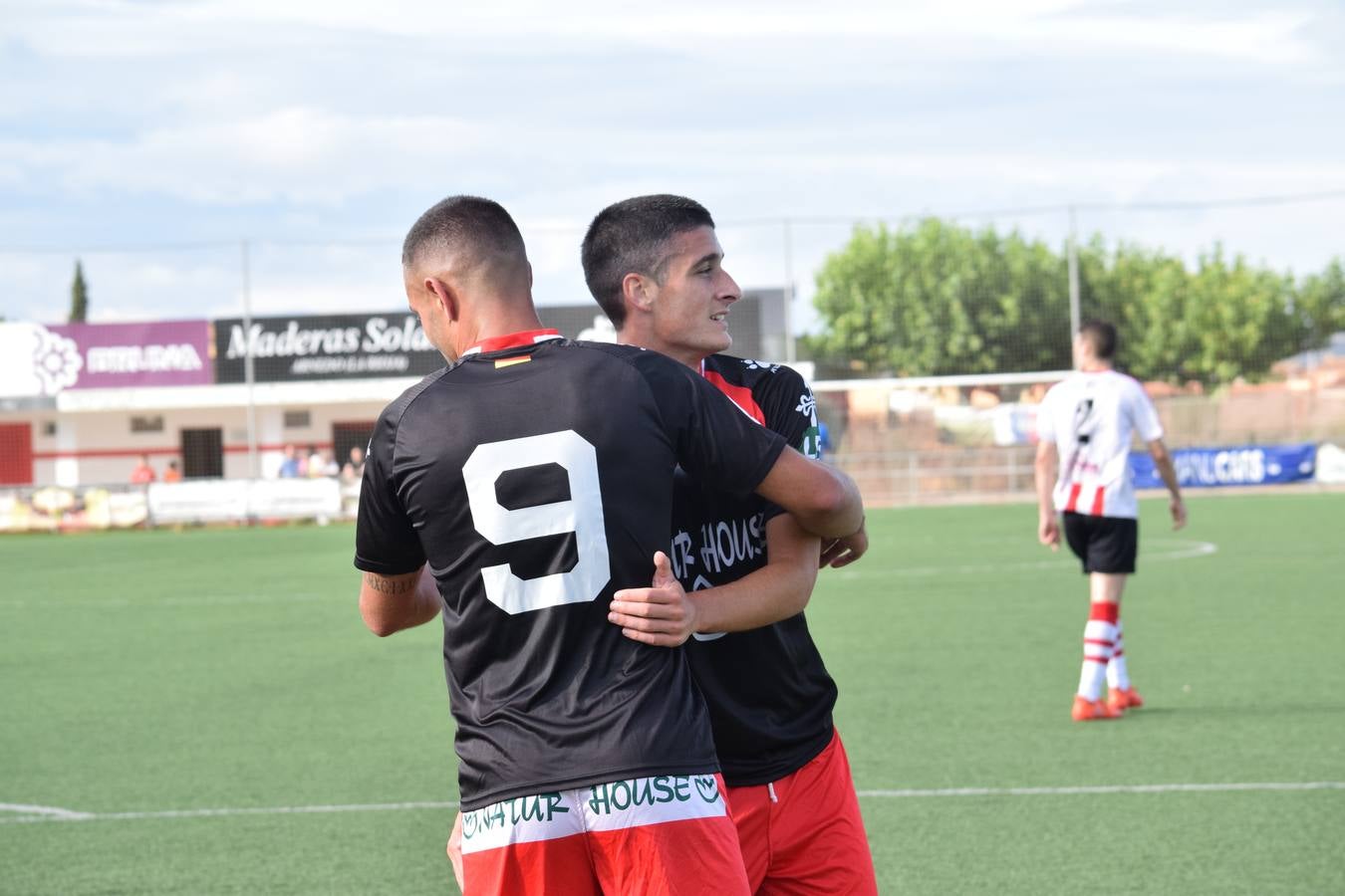 Fotos: La UDL se estrena ante el River Ebro