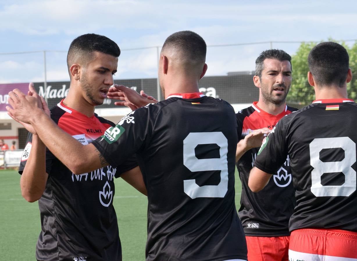 Fotos: La UDL se estrena ante el River Ebro