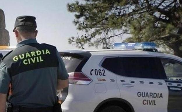 Efectivos de la Guardia Civil se han hecho cargo de la investigación. 