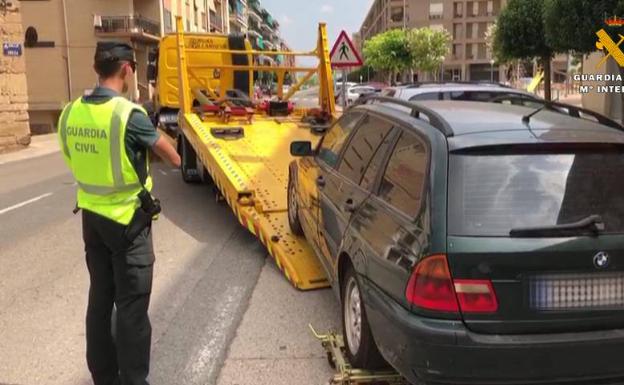 Vehículo utilizado en la agresión, que fue localizado en Fuenmayor 