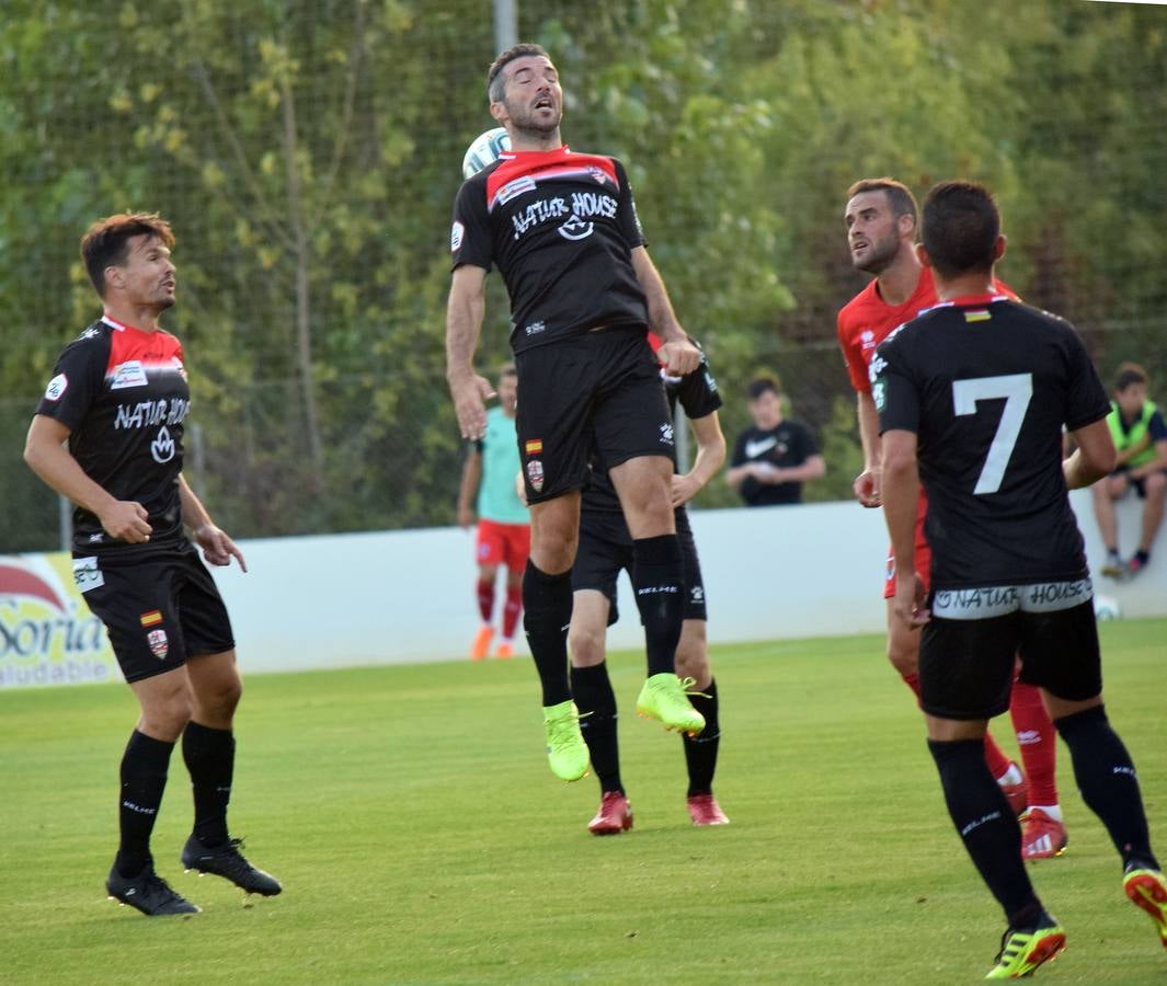 Fotos: Las fotografías del encuentro entre el Numancia y la UD Logroñés