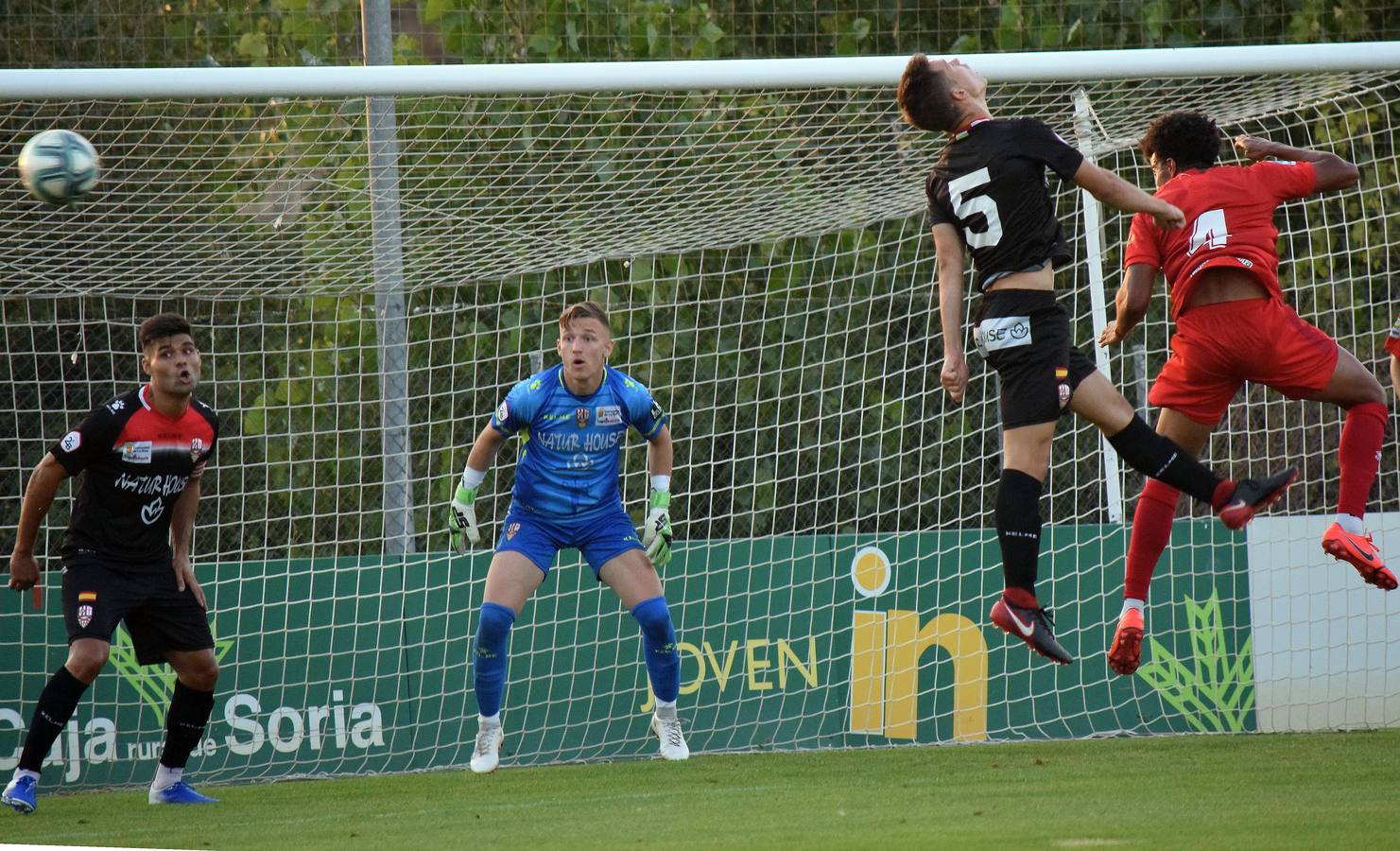 Fotos: Las fotografías del encuentro entre el Numancia y la UD Logroñés