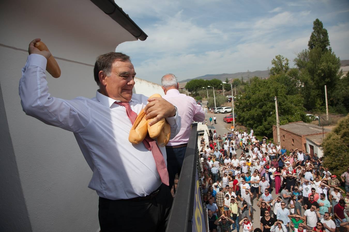 Fotos: Las imágenes del lanzamiento del pan y el queso en Quel