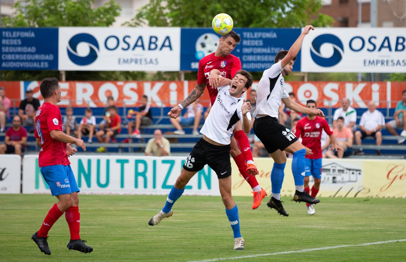 Fotos: El Calahorra cae ante el Burgos