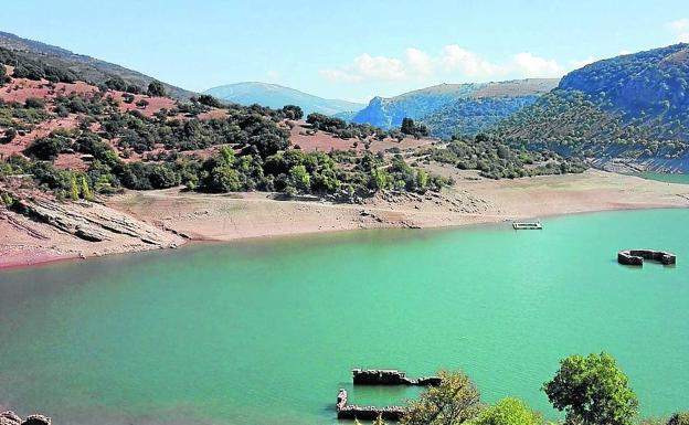 2017. El viejo pueblo de Mansilla tras la sequía de hace dos años. 