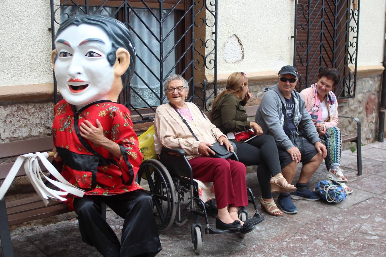 Fotos: Los gigantes y cabezudos toman Ezcaray