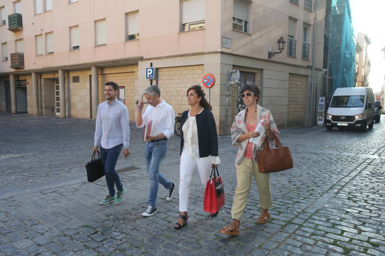 Fotos: PSOE y Unidas Podemos retoman las negociaciones