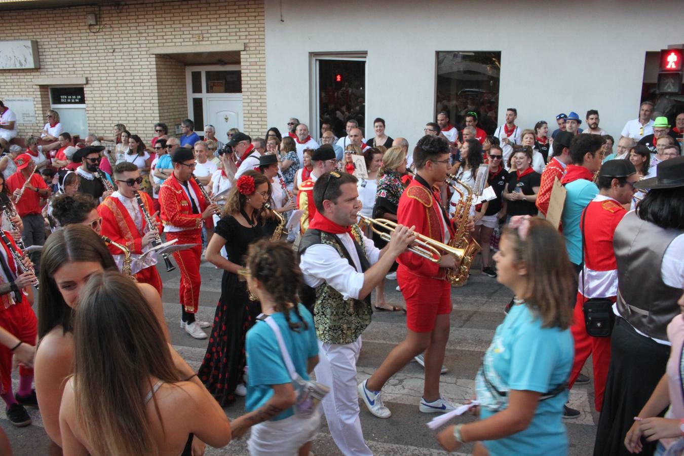 Fotos: Así ha sido el desfile de carrozas de Alfaro