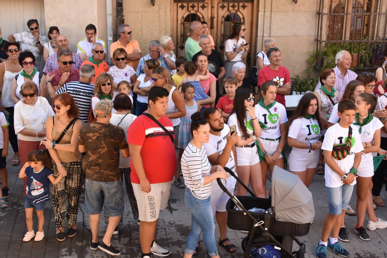 Fotos: Alcanadre arranca cinco días de fiestas