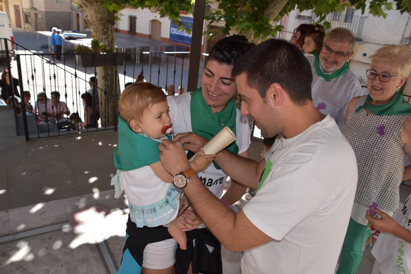 Fotos: Alcanadre arranca cinco días de fiestas