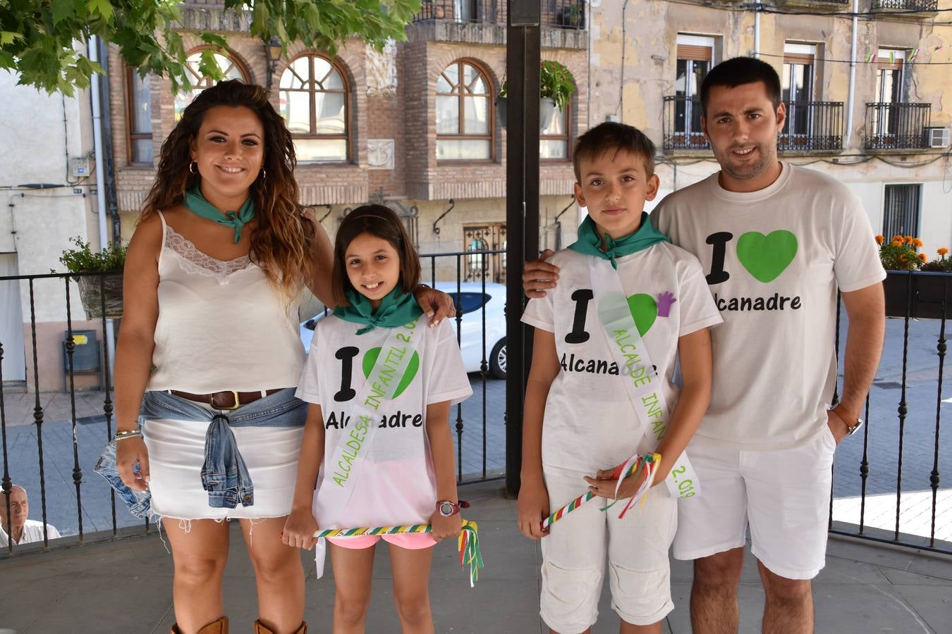 Fotos: Alcanadre arranca cinco días de fiestas