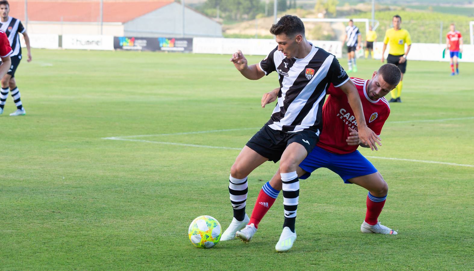 Fotos: El Haro ha perdido ante el Deportivo Aragón