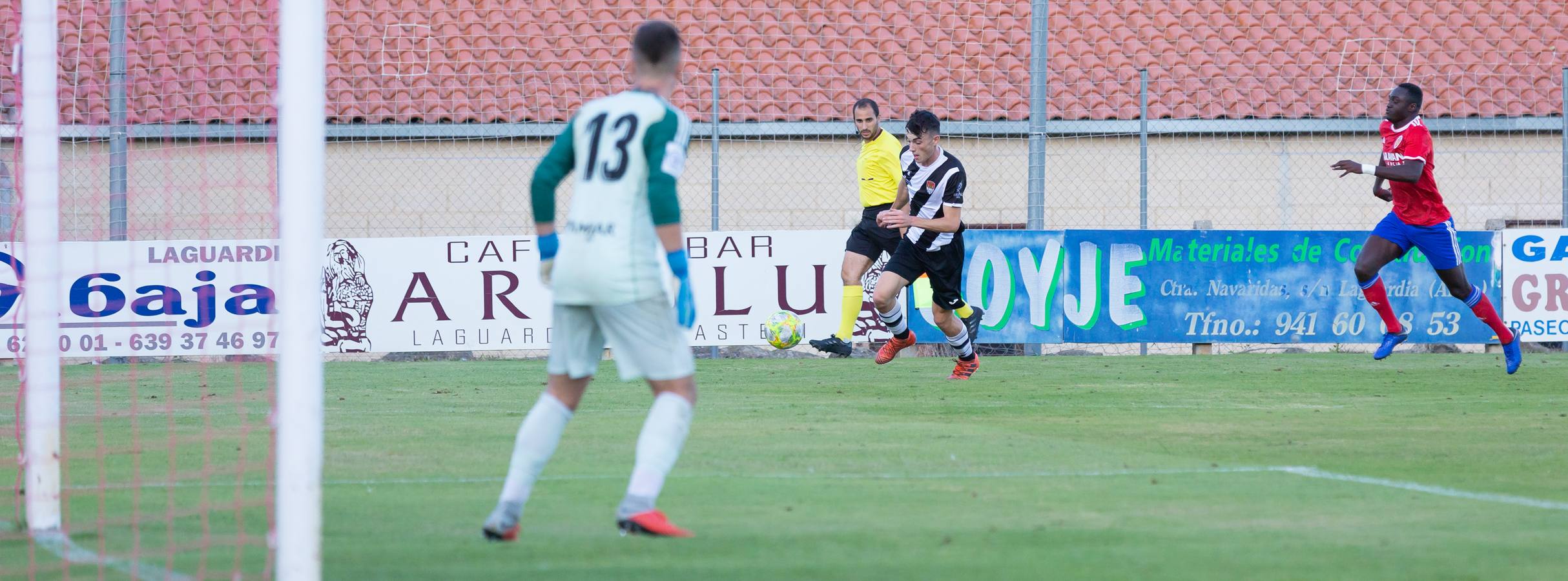 Fotos: El Haro ha perdido ante el Deportivo Aragón