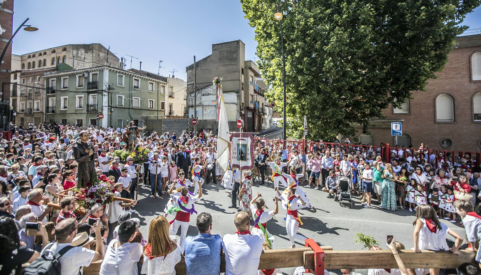 Fotos: Procesión, danzas,