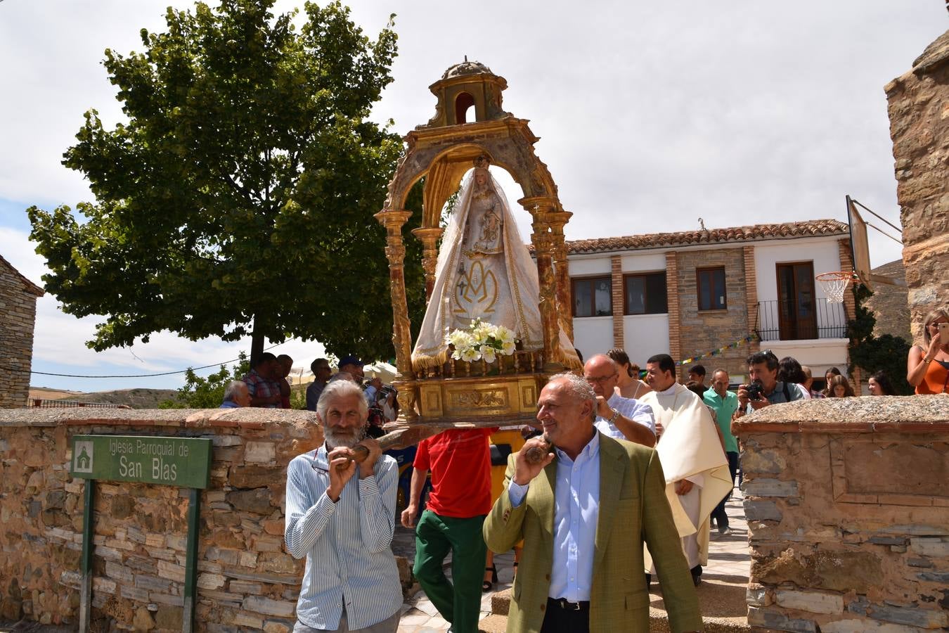 Fotos: Día grande de las fiestas de Navajún en honor a la Virgen de Atisca