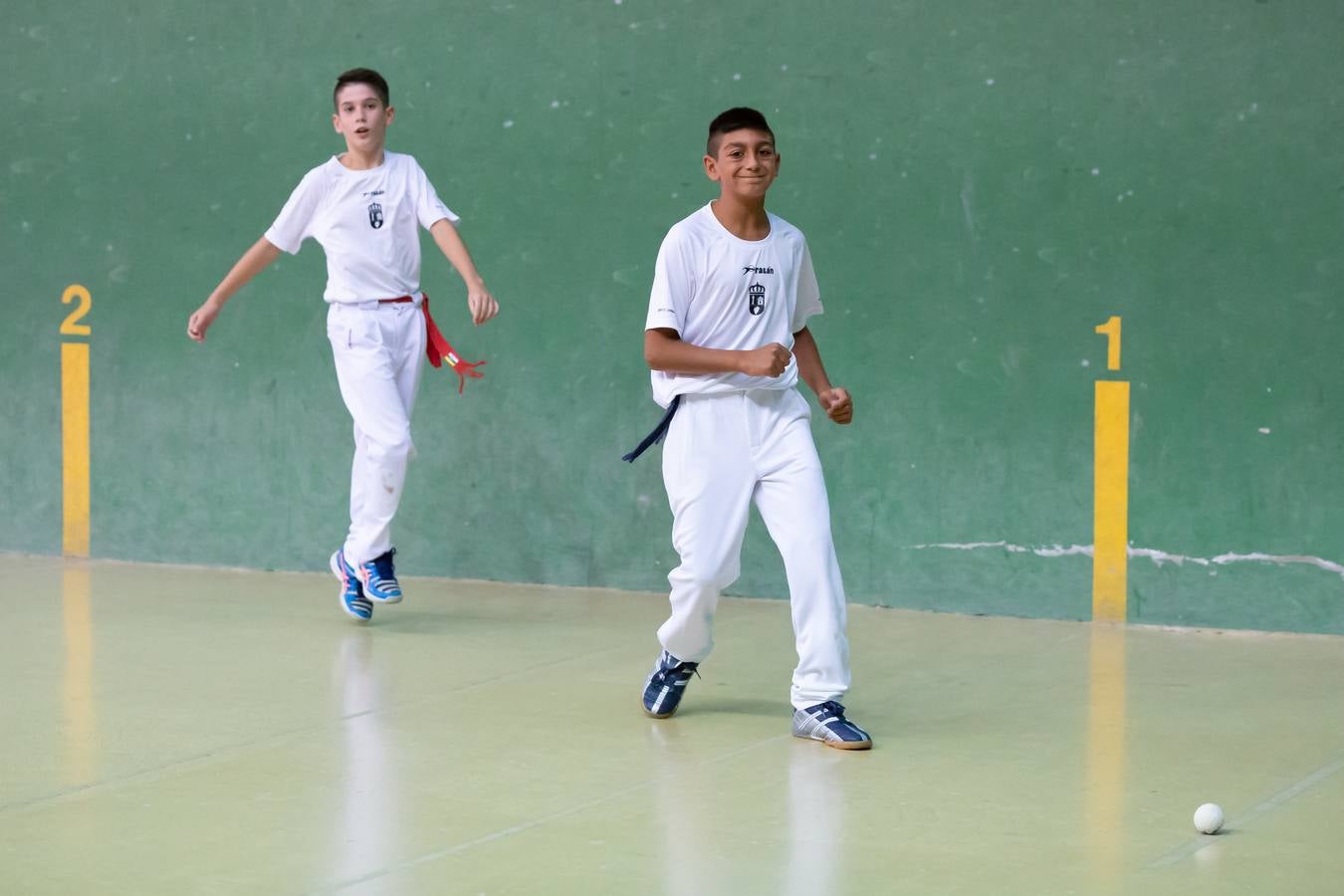 Fotos: La pelota llena el frontón de Uruñuela