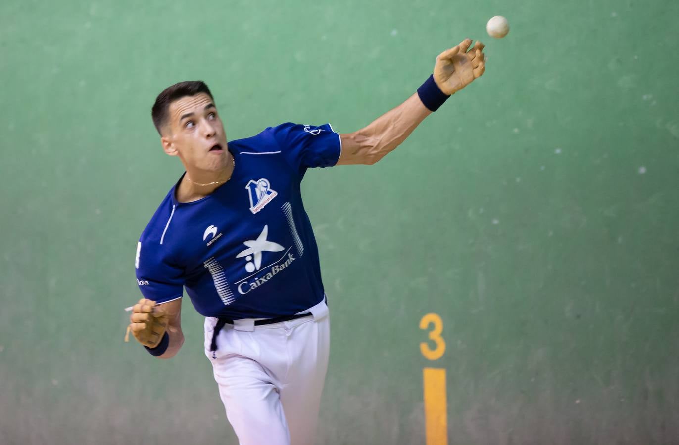 Fotos: La pelota llena el frontón de Uruñuela