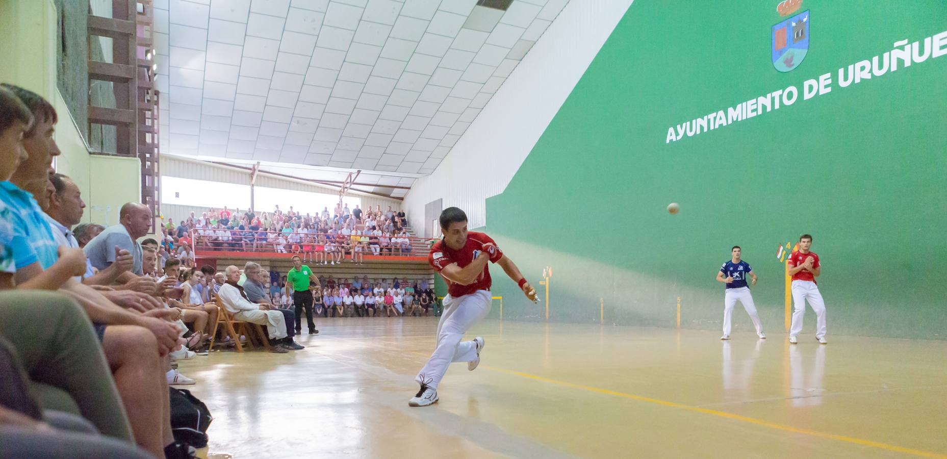 Fotos: La pelota llena el frontón de Uruñuela