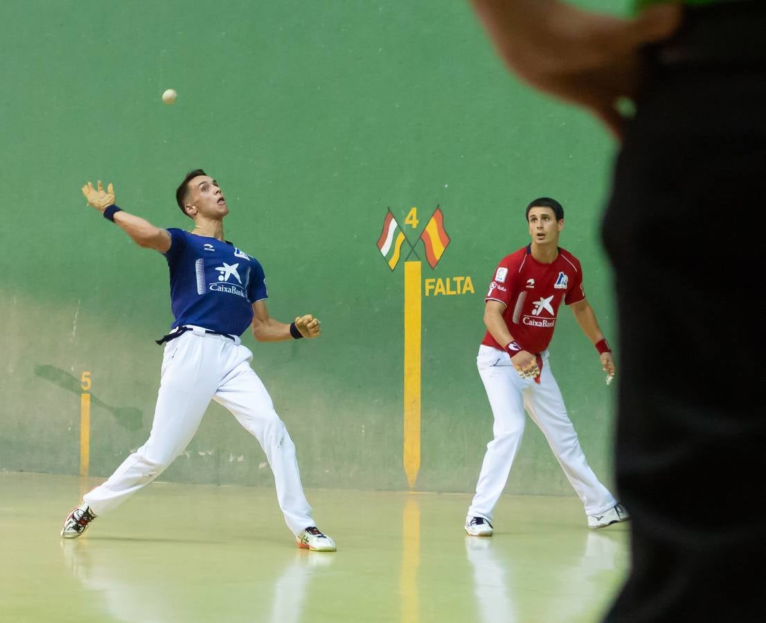 Fotos: La pelota llena el frontón de Uruñuela