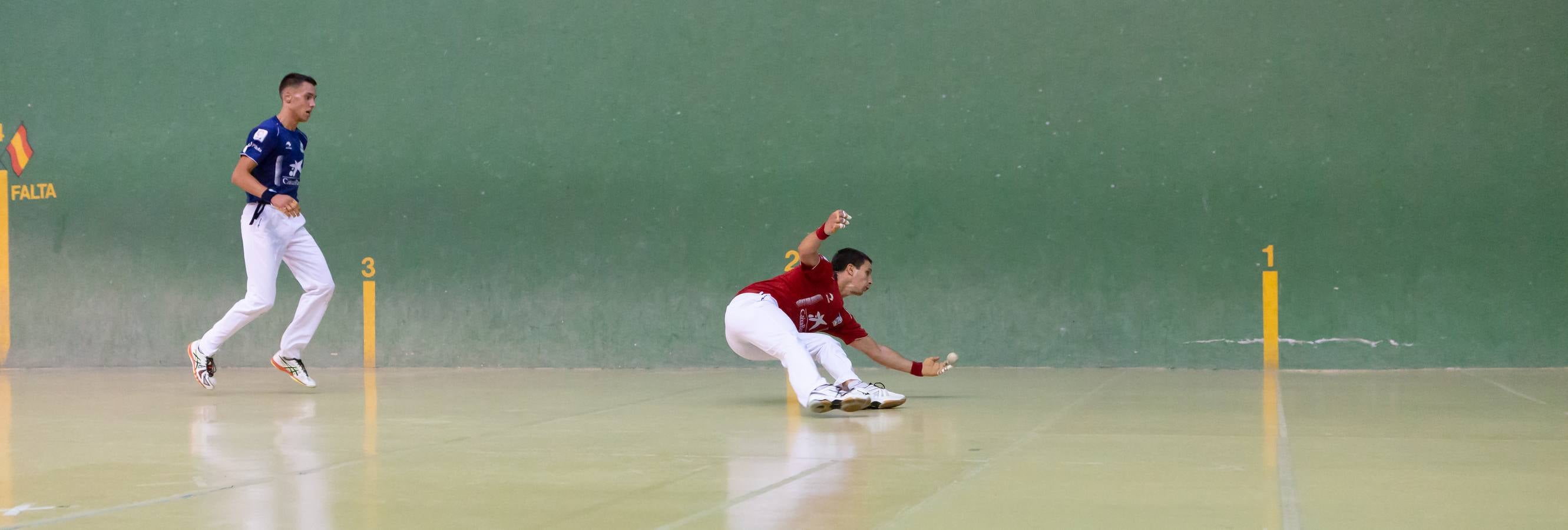 Fotos: La pelota llena el frontón de Uruñuela