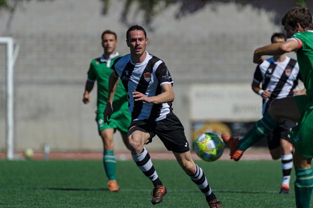 Mikel Bueno en el partido contra el Gernika. 