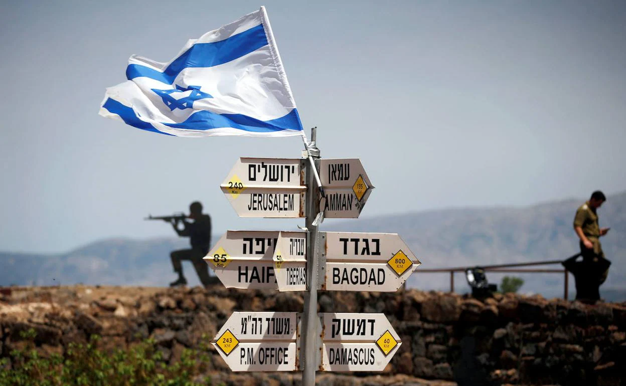 Soldados israelíes en un puesto de observación. 