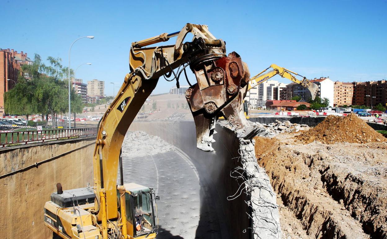 El Ayuntamiento abre el debate sobre el mantenimiento del túnel en Vara de Rey