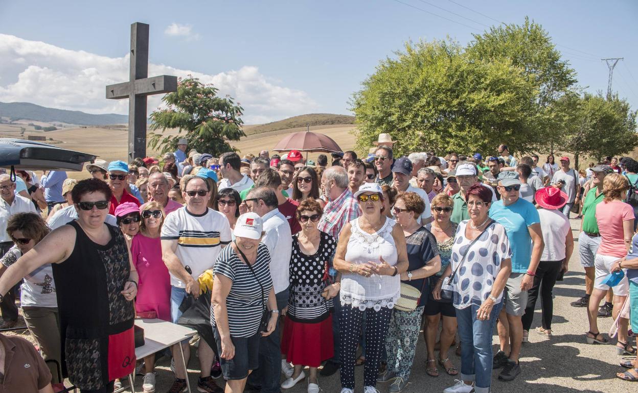 Asistentes al homenaje a los valientes. 