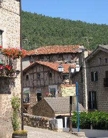 Imagen secundaria 2 - Camino que remonta el valle de la Agenzana, sendero hacia Montemediano y Pradillo