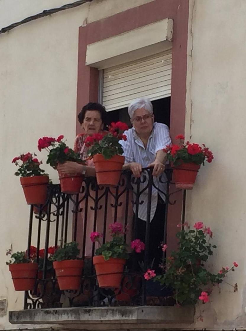 Una de la cuadrillas con integrantes de todas las edades. 