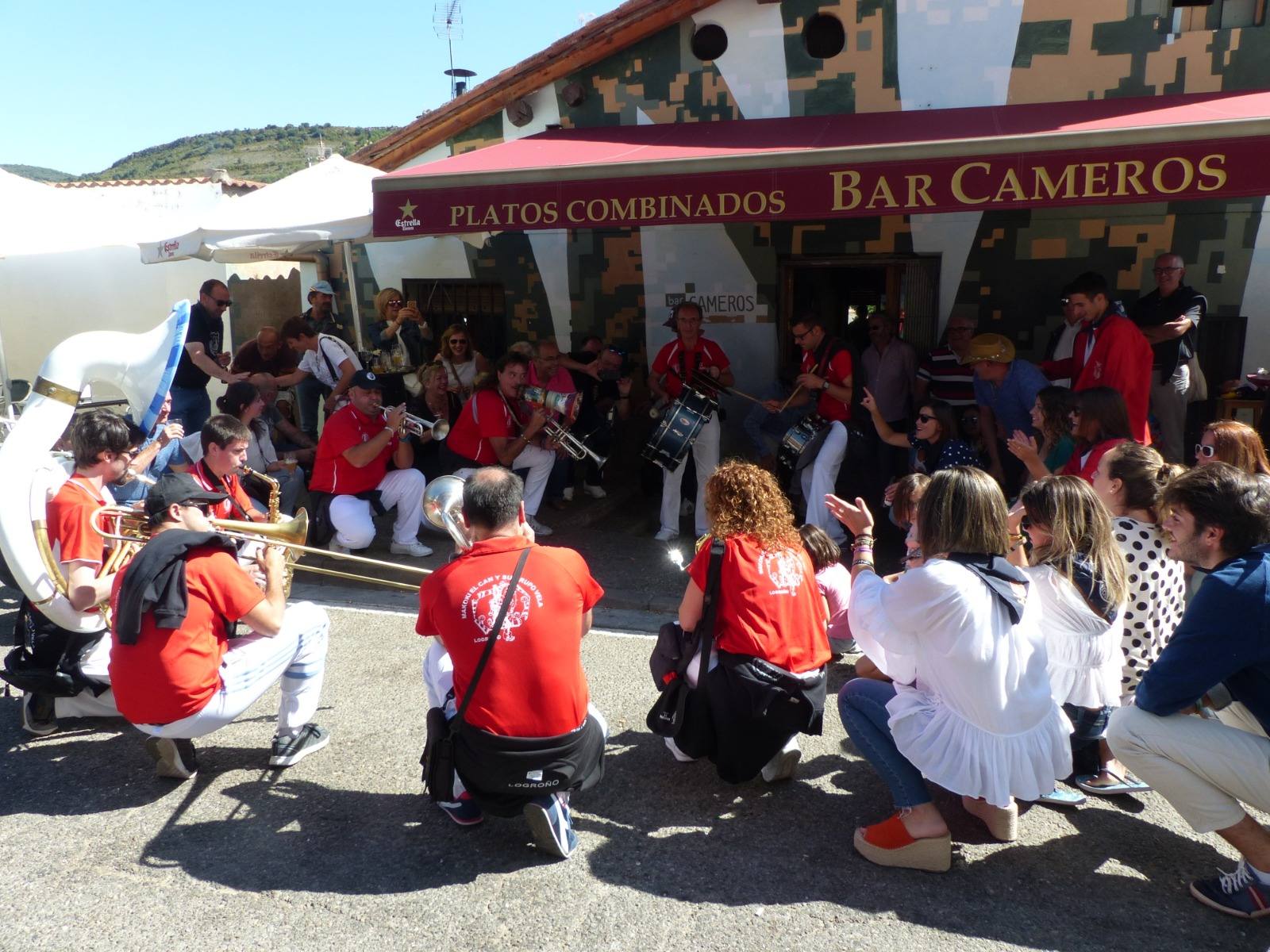 Fotos: Torrecilla honra a la Virgen de Tómalos