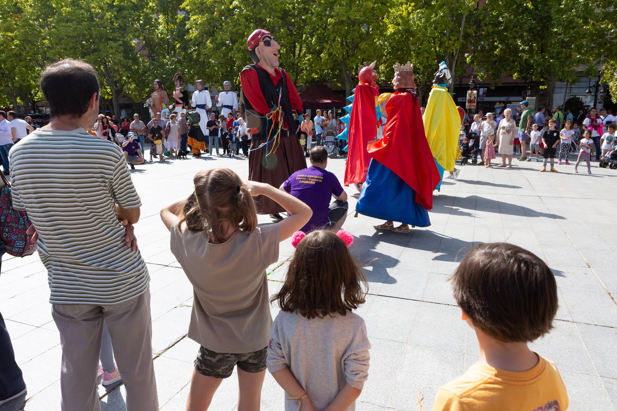 Fotos: Logroño celebra el Día del Vecino