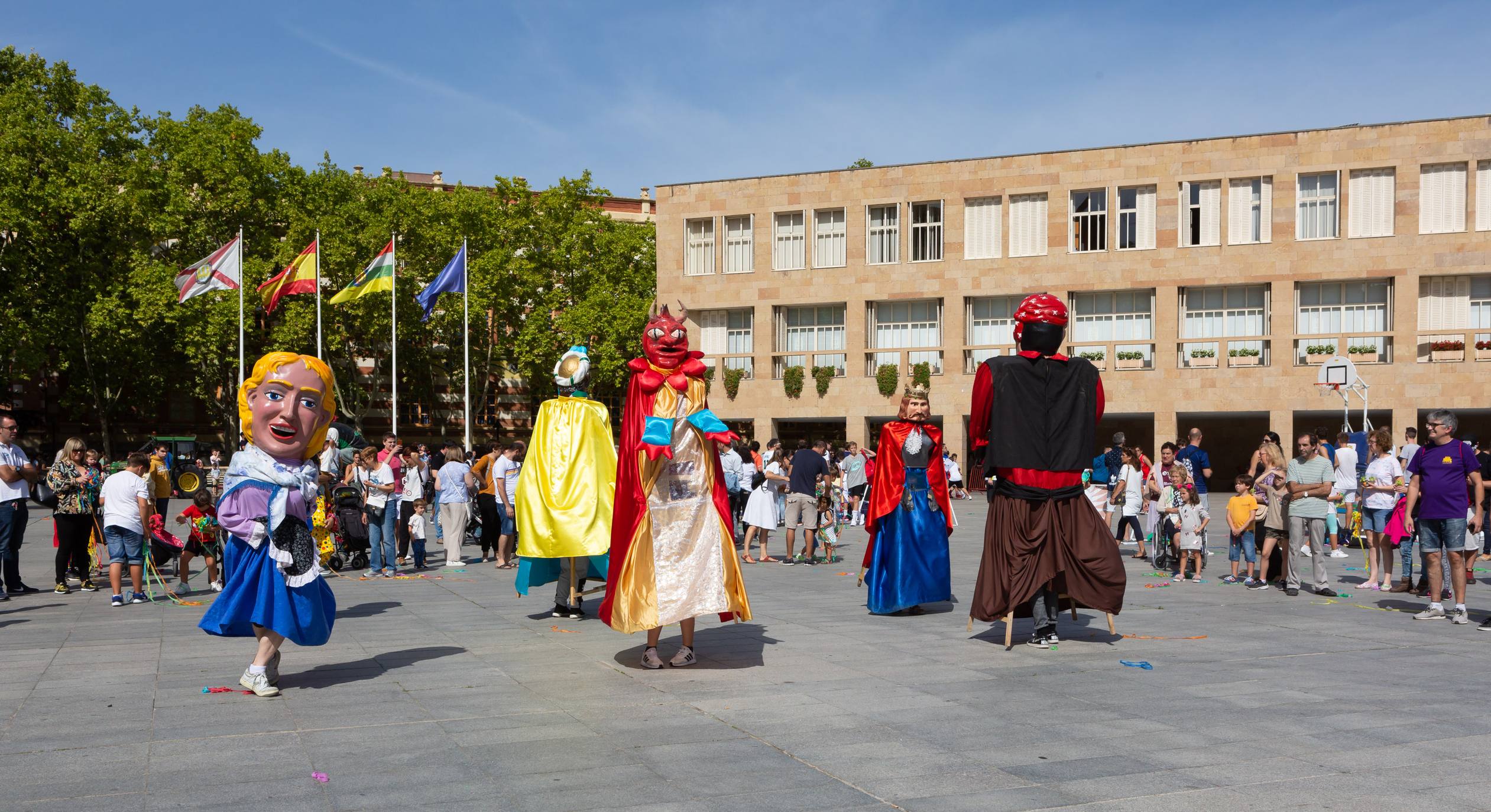 Fotos: Logroño celebra el Día del Vecino