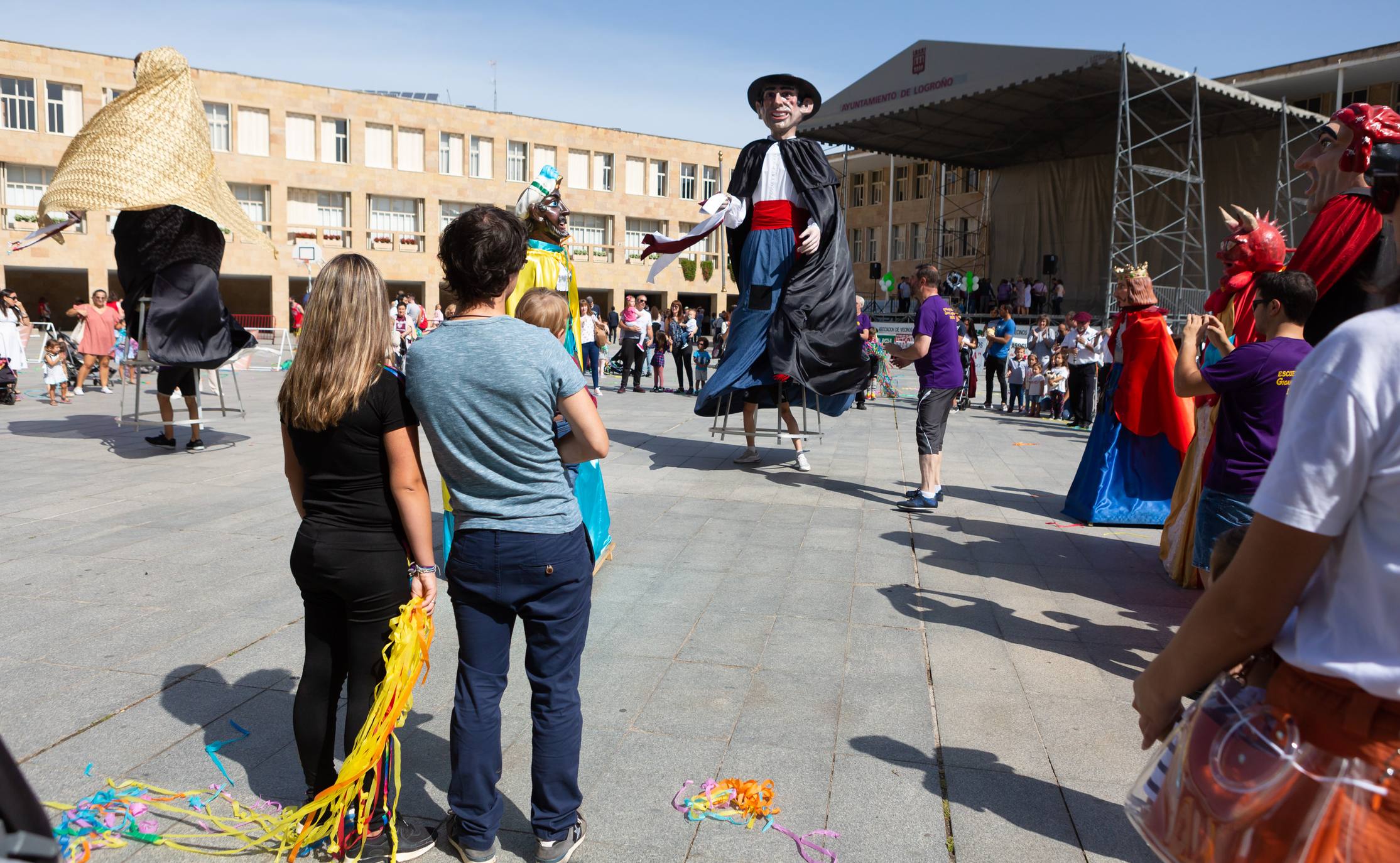 Fotos: Logroño celebra el Día del Vecino