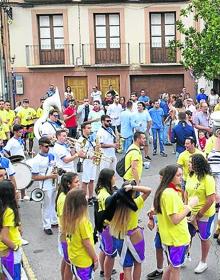 Imagen secundaria 2 - El cohete llama a la fiesta y a la lluvia en Nájera